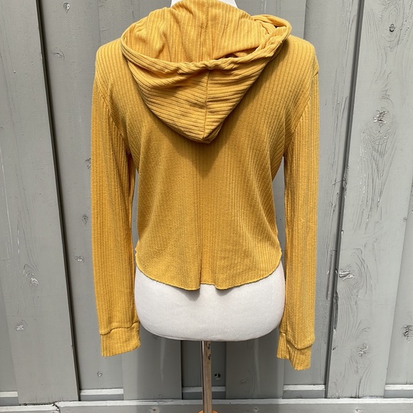 Queen Bees Crop Top Hoodie Long Sleeve Cotton/Poly Blend in Honey Mustard Small - Picture 3 of 6